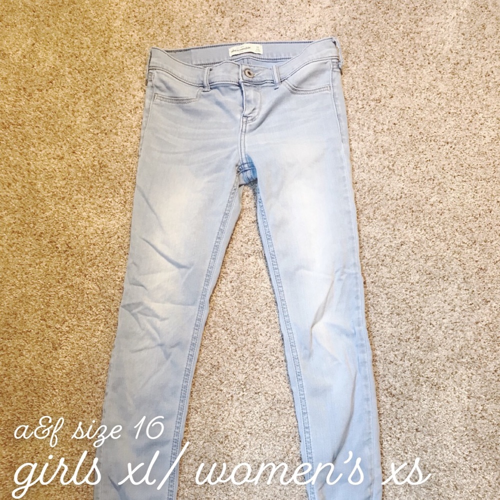 Abercrombie Light Wash Size 16